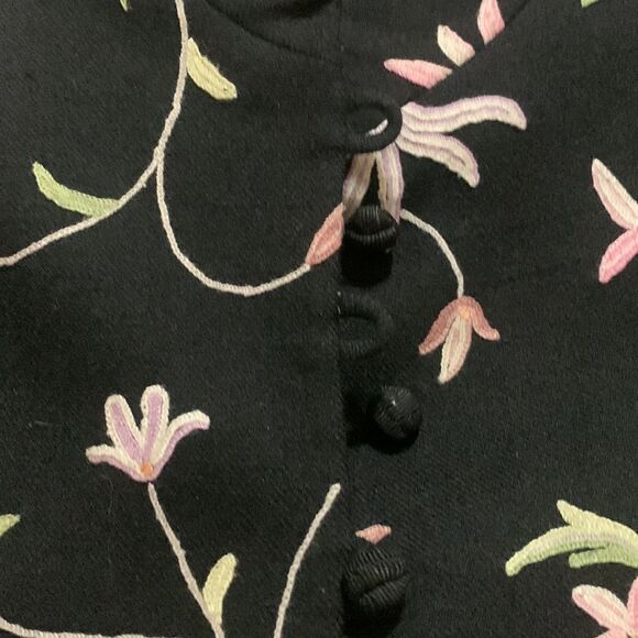 Vintage Burberry pastel embroidered floral black wool Mandarin collar blazer - Picture 4 of 11